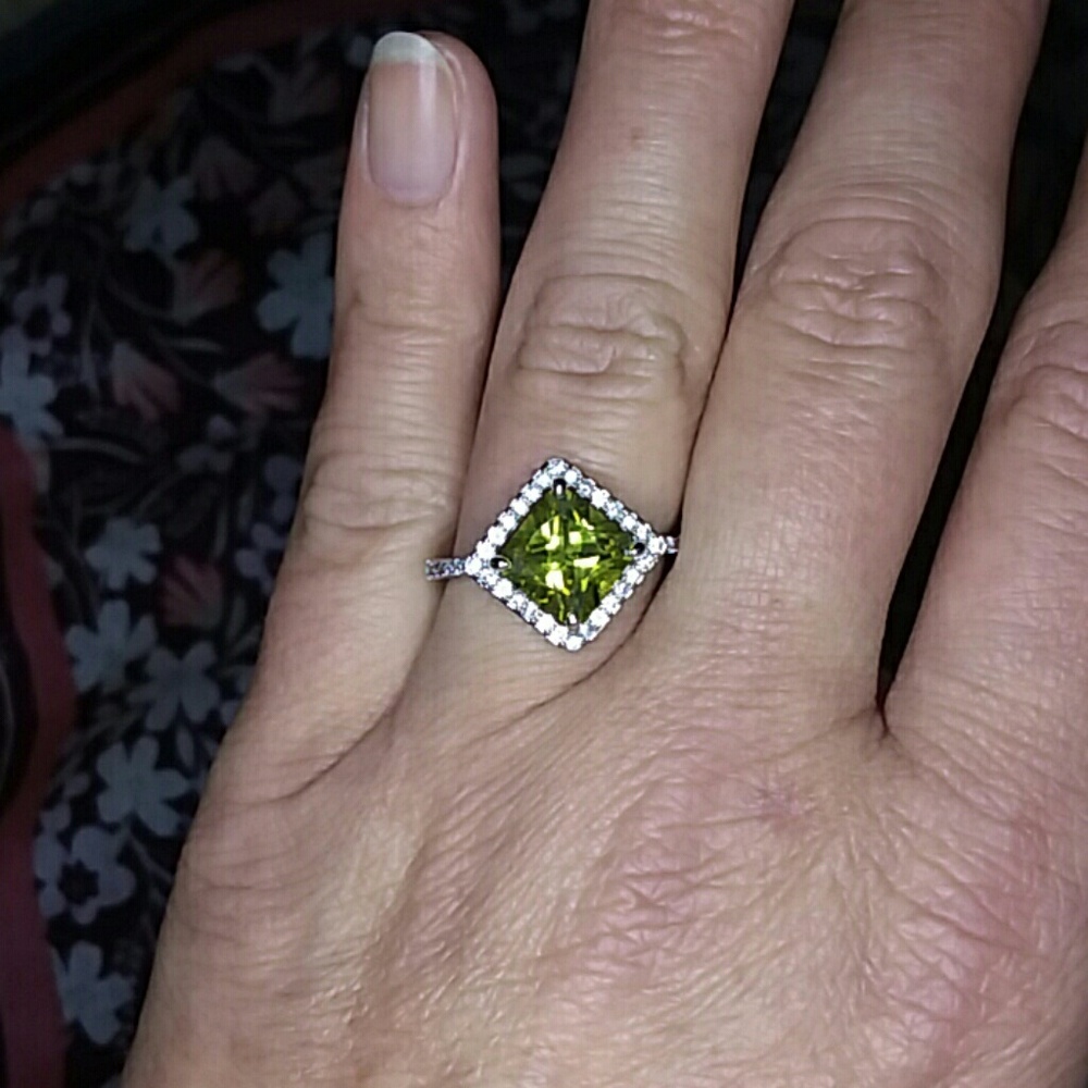 Brilliant Yellow/Green Ring Size 8